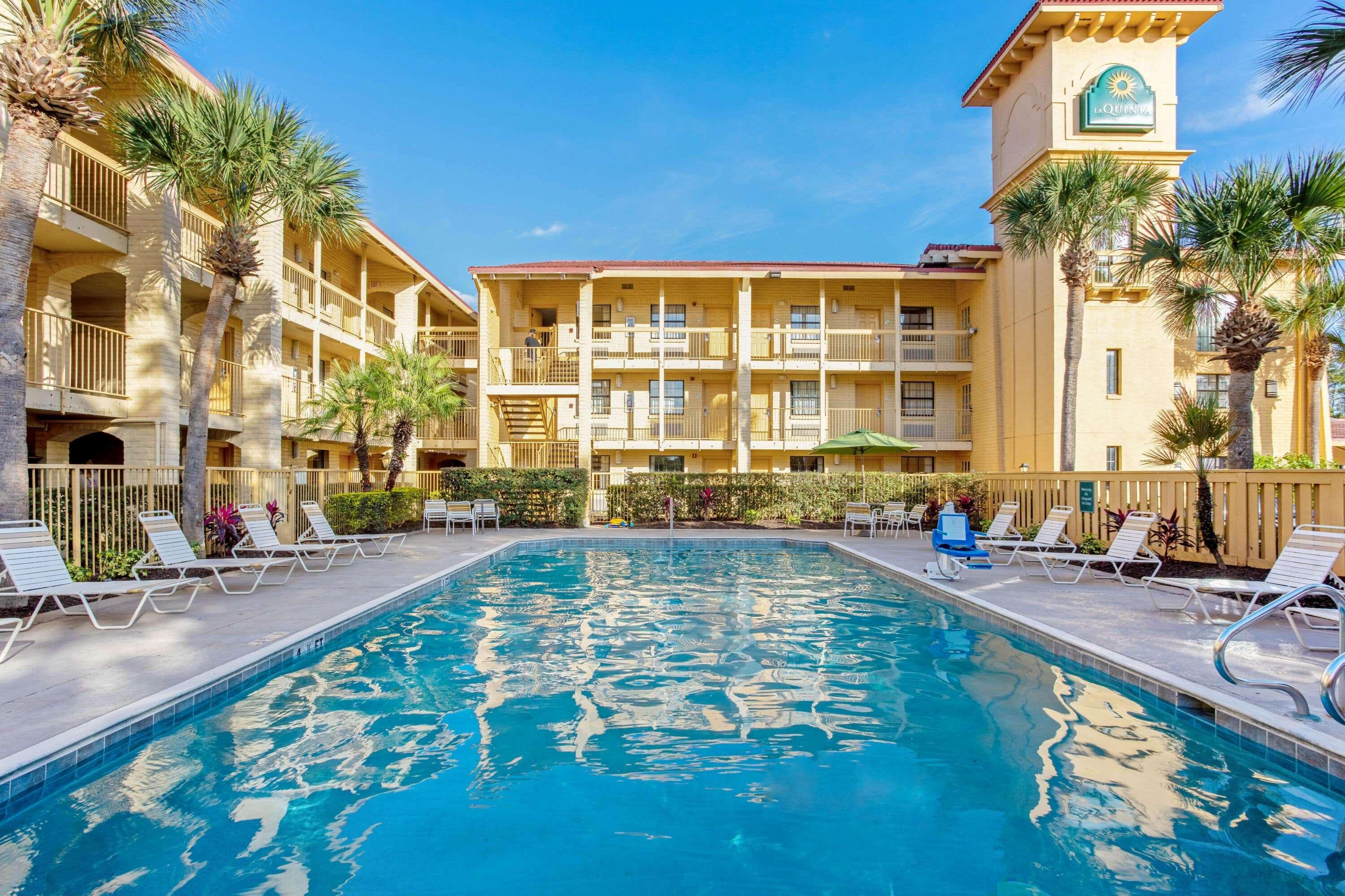 La Quinta Inn By Wyndham Orlando Airport West Bagian luar foto