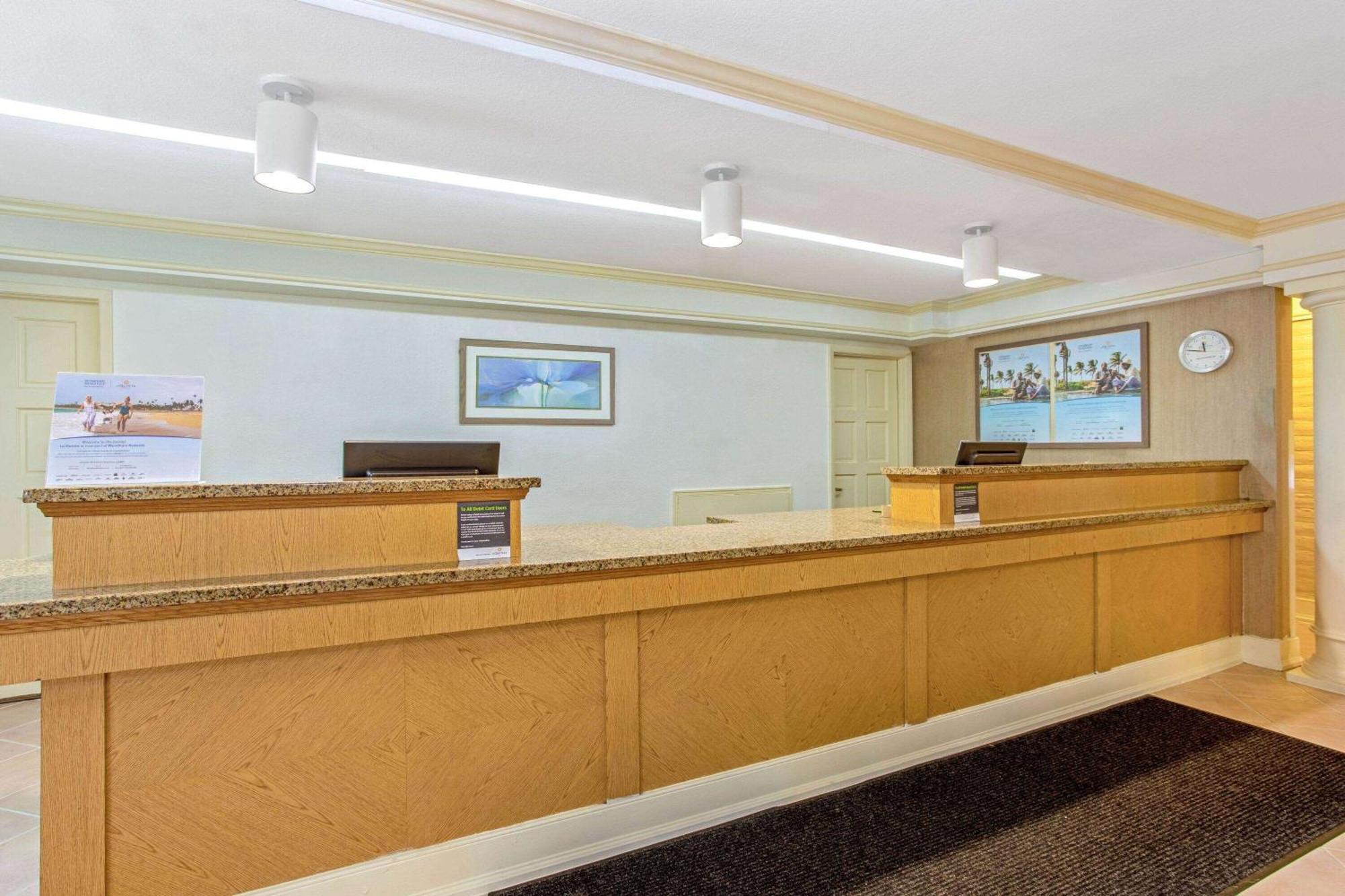 La Quinta Inn By Wyndham Orlando Airport West Bagian luar foto
